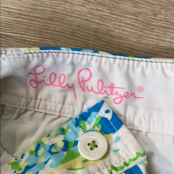 Lilly Pulitzer Callahan Shorts - Picture 2 of 4